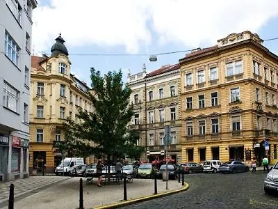Hotel Purpur Prague 3*,